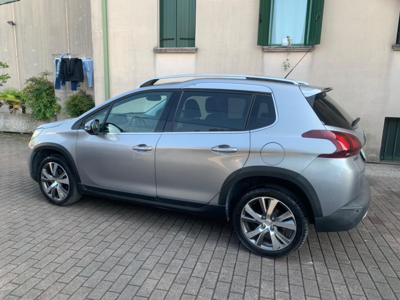 Peugeot 2008 BlueHDi 100 Allure