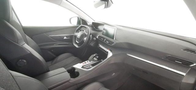 PEUGEOT 3008 Hybrid 225 e-EAT8 Allure