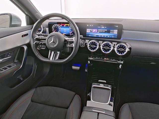 MERCEDES-BENZ A 180 AMG Line Advanced Plus