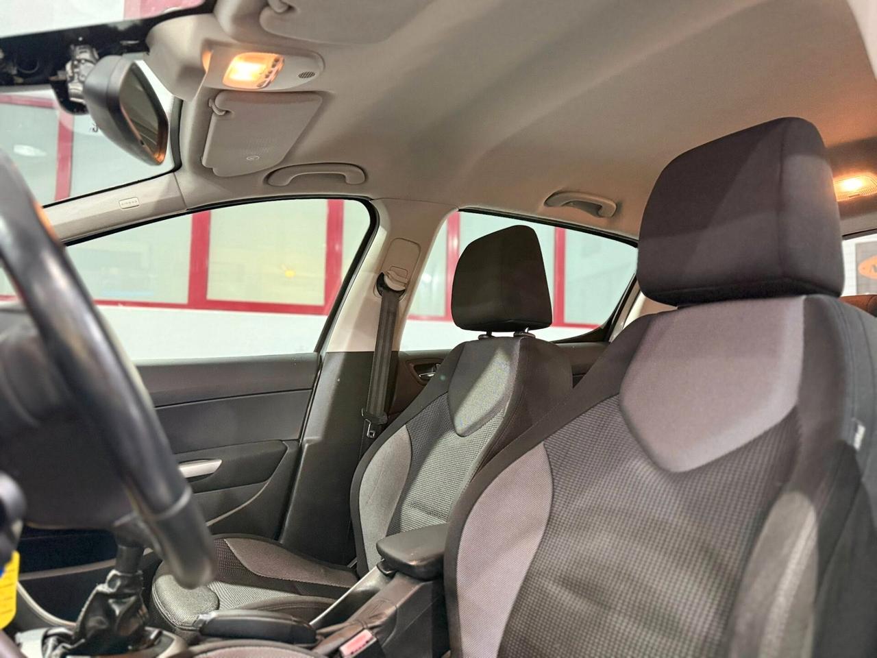 Peugeot 308 1.6 8V HDi 92CV 5p. Active 2012