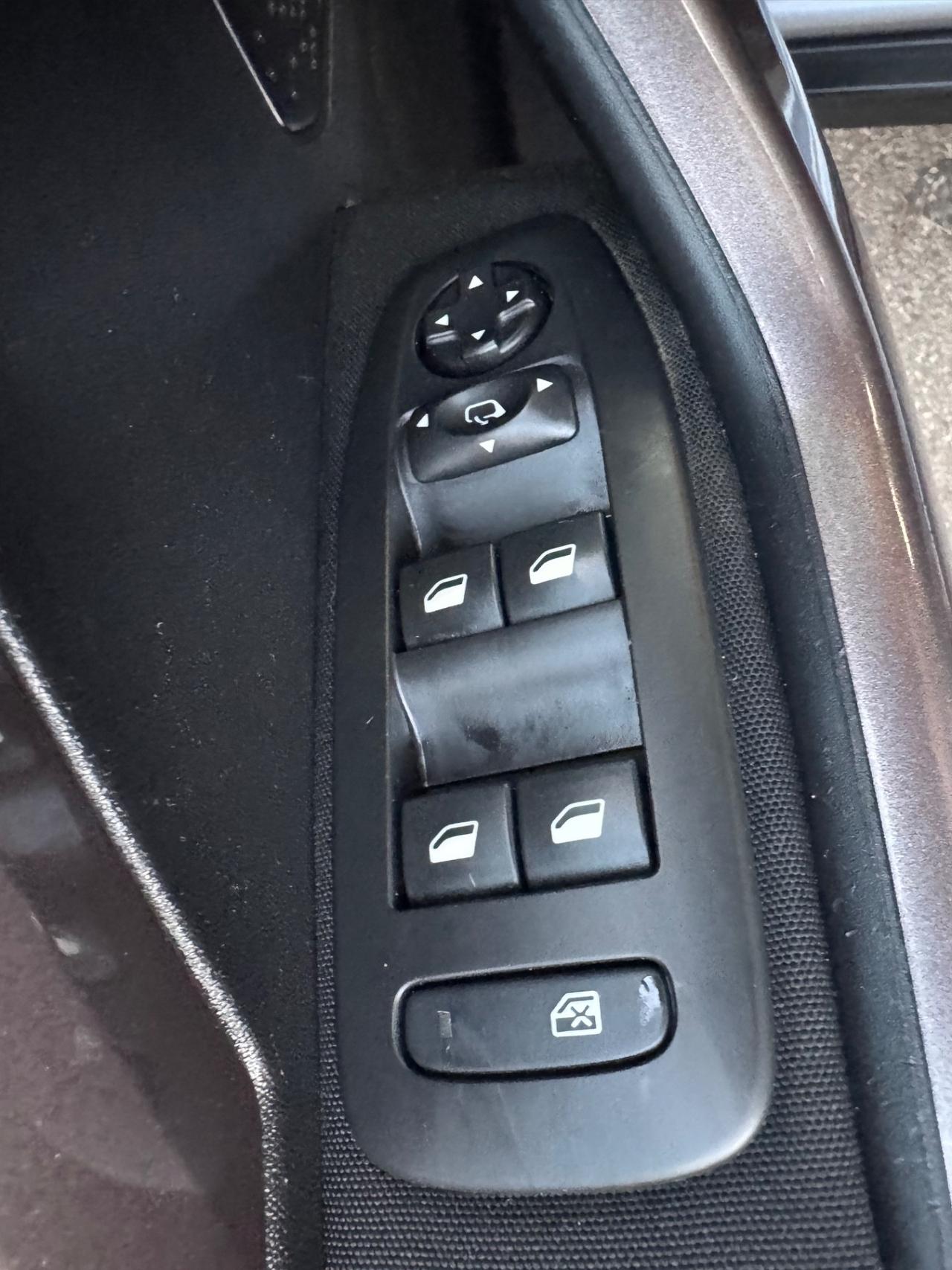 Peugeot 2008 1.6 HDI NEOPATEN GARANZIA 12 MESI