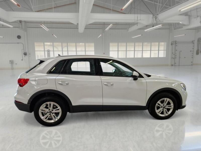 AUDI Q3 45 TFSI e S tronic Business