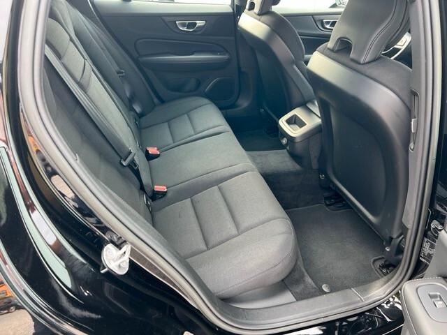 Volvo V60 2.0 b4 Diesel 197 Cv Momentum Business auto