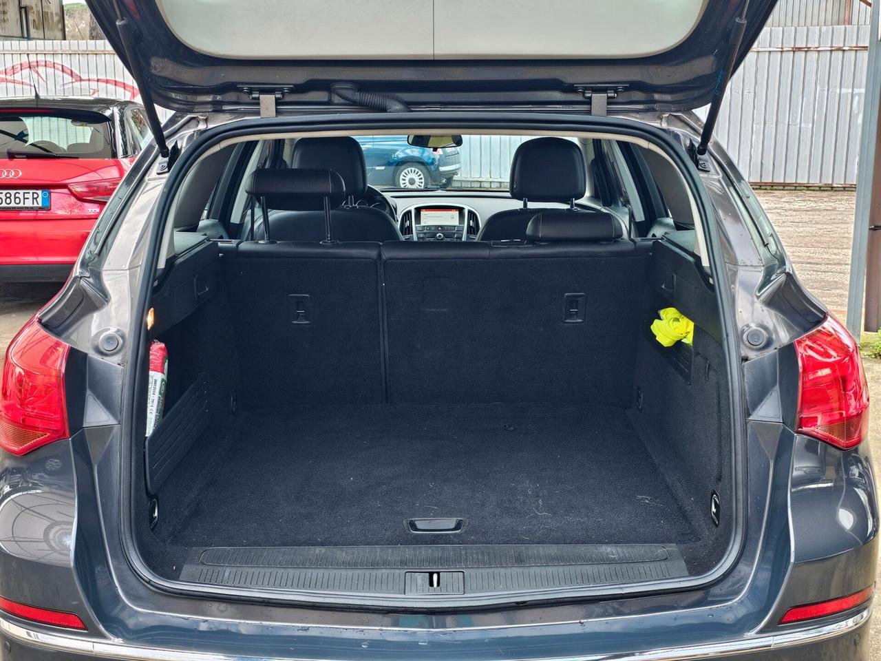 Opel Astra 1.4 Sports Tourer GPL Tech Elective