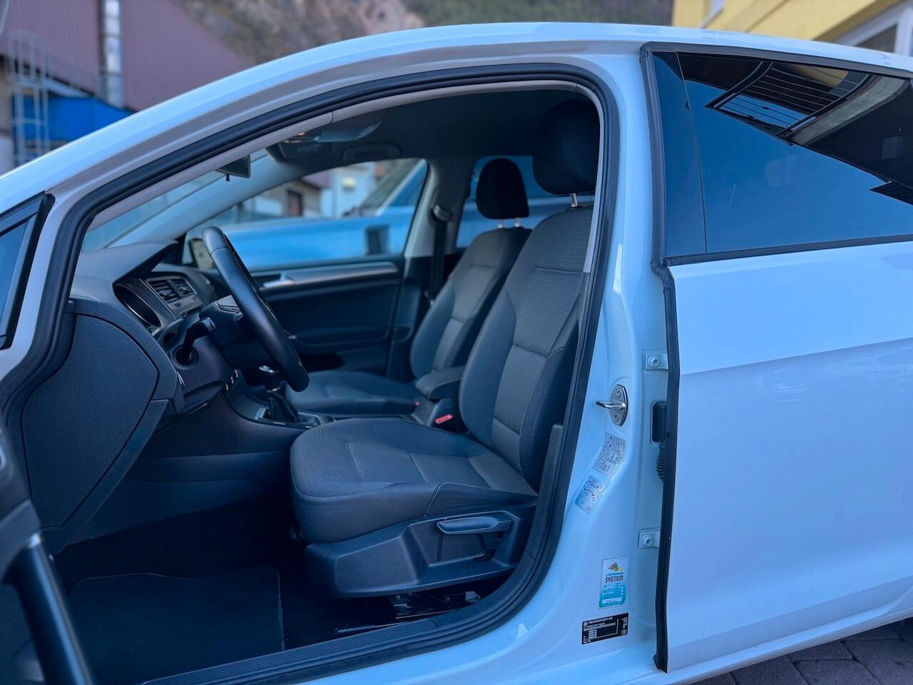 Volkswagen Golf 2.0 TDI 5p. Highline BlueMotion Technology