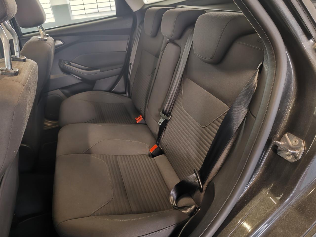 Ford Focus 1.6 120 CV GPL SW Titanium