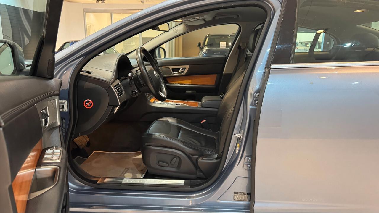 Jaguar XF 2.7D V6 - 2008