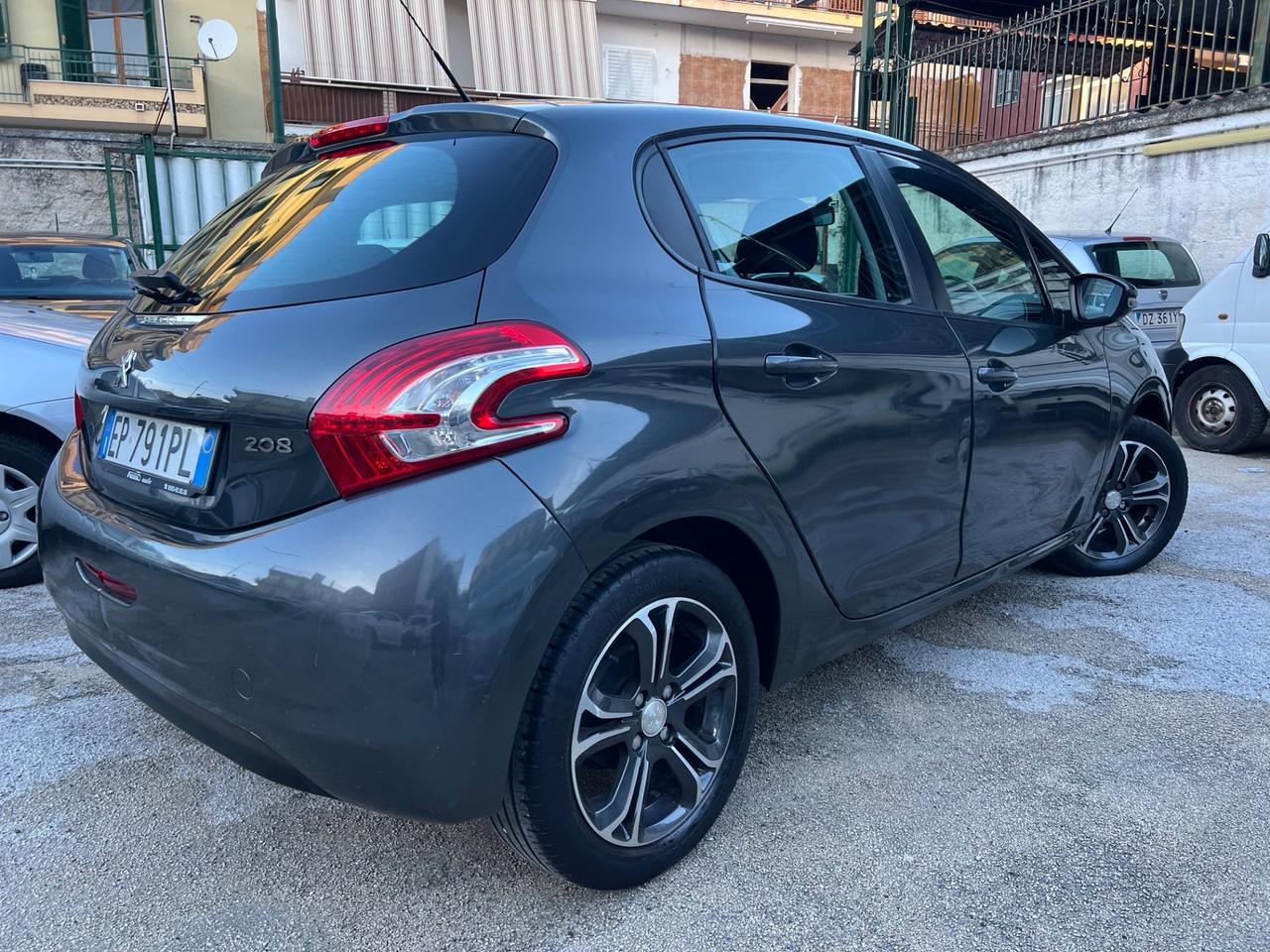Peugeot 208 1.4 HDi 68 CV 5 porte Allure