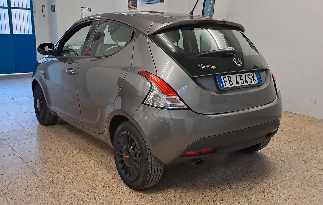 Lancia Ypsilon 1.2 69 CV 5p