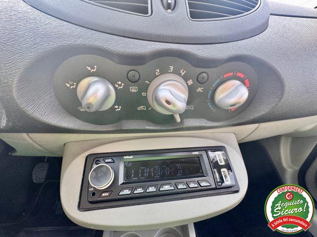 RENAULT Twingo 1.2 8V Confort