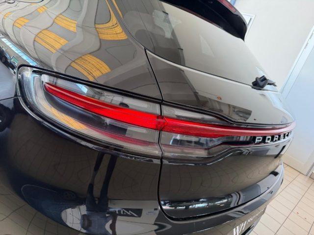 PORSCHE Macan 2.0 //TOTAL BLACK//21//