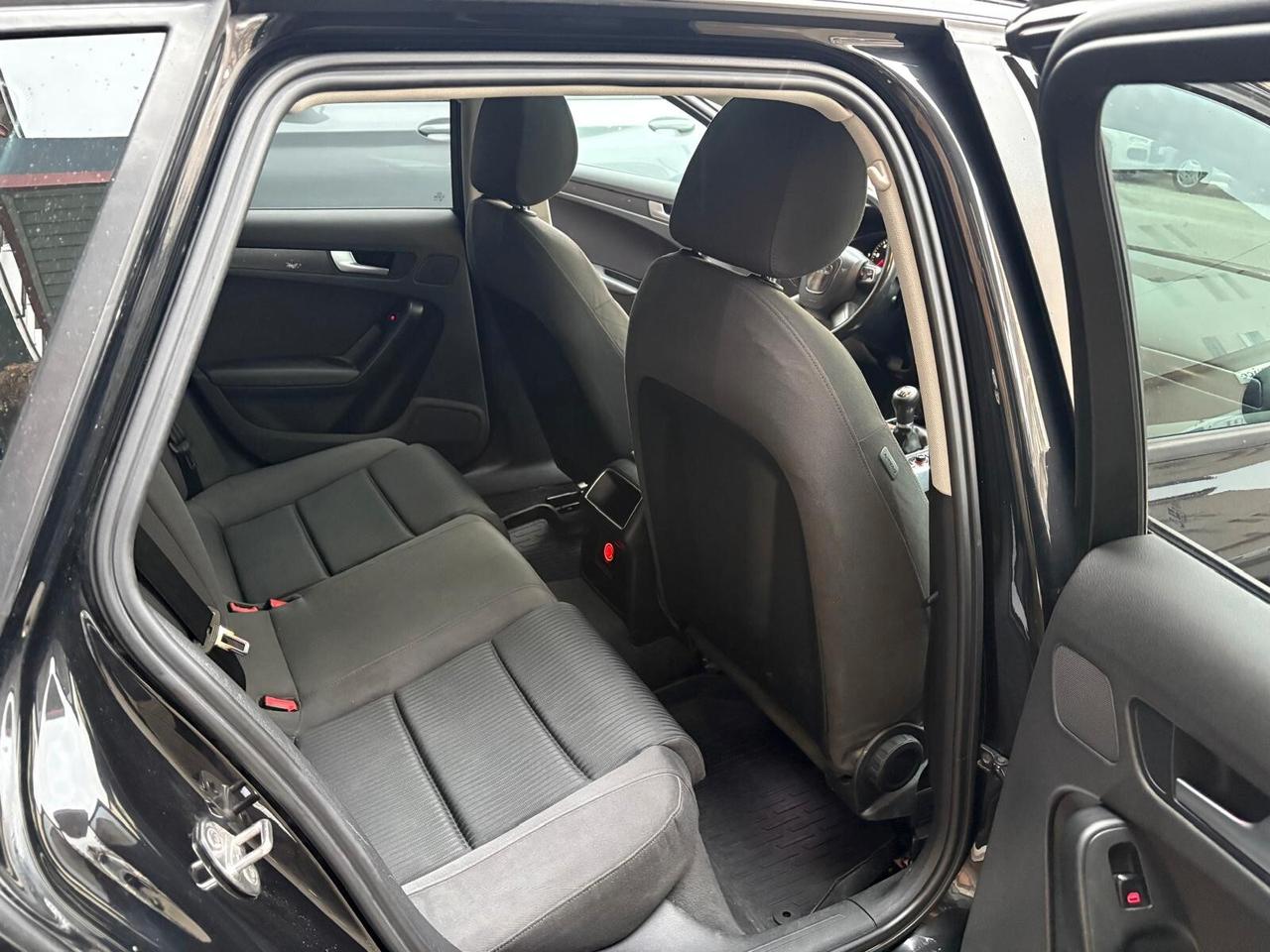 Audi A4 2.0 TDI S-LINE