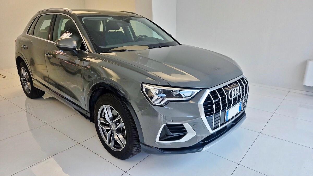 Audi Q3 40 TFSI Quattro S-Tronic Business Advanced