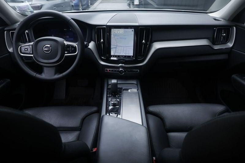 Volvo XC60 Volvo XC60 B4 (d) AWD automatico Plus Dark 145KW ANNO 2024