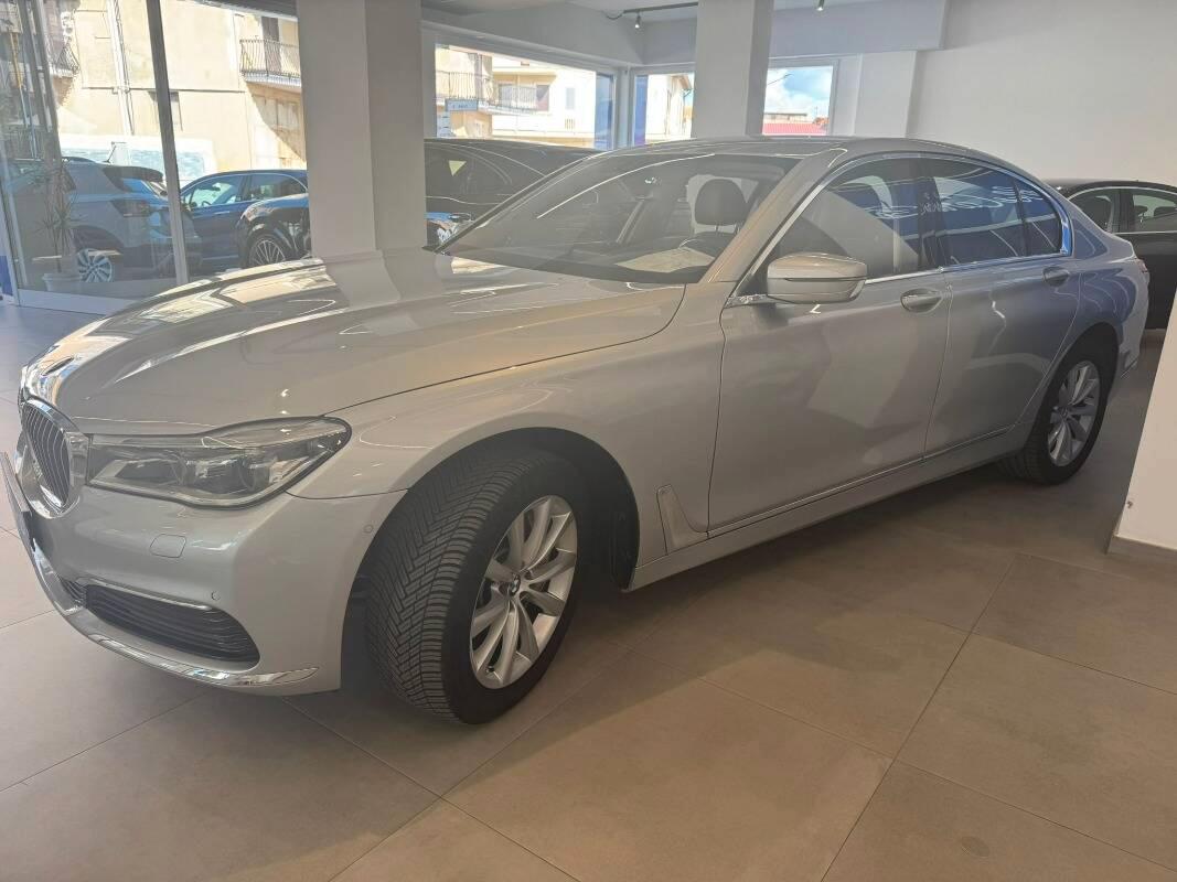 BMW Serie 7 G 11-12 2015 750i xdrive Luxury auto