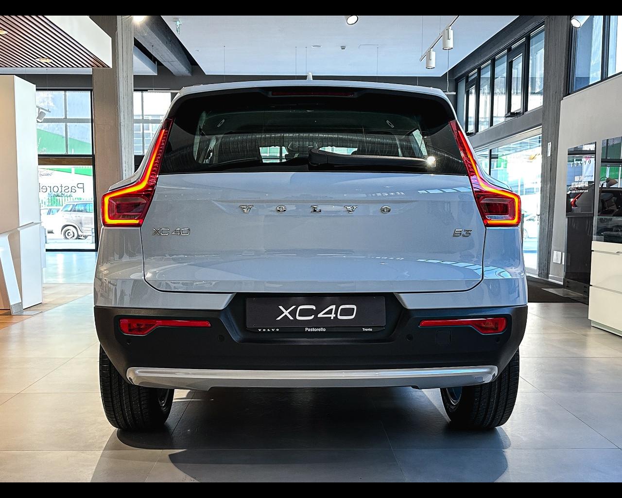 VOLVO XC40 Essential B3 AUT