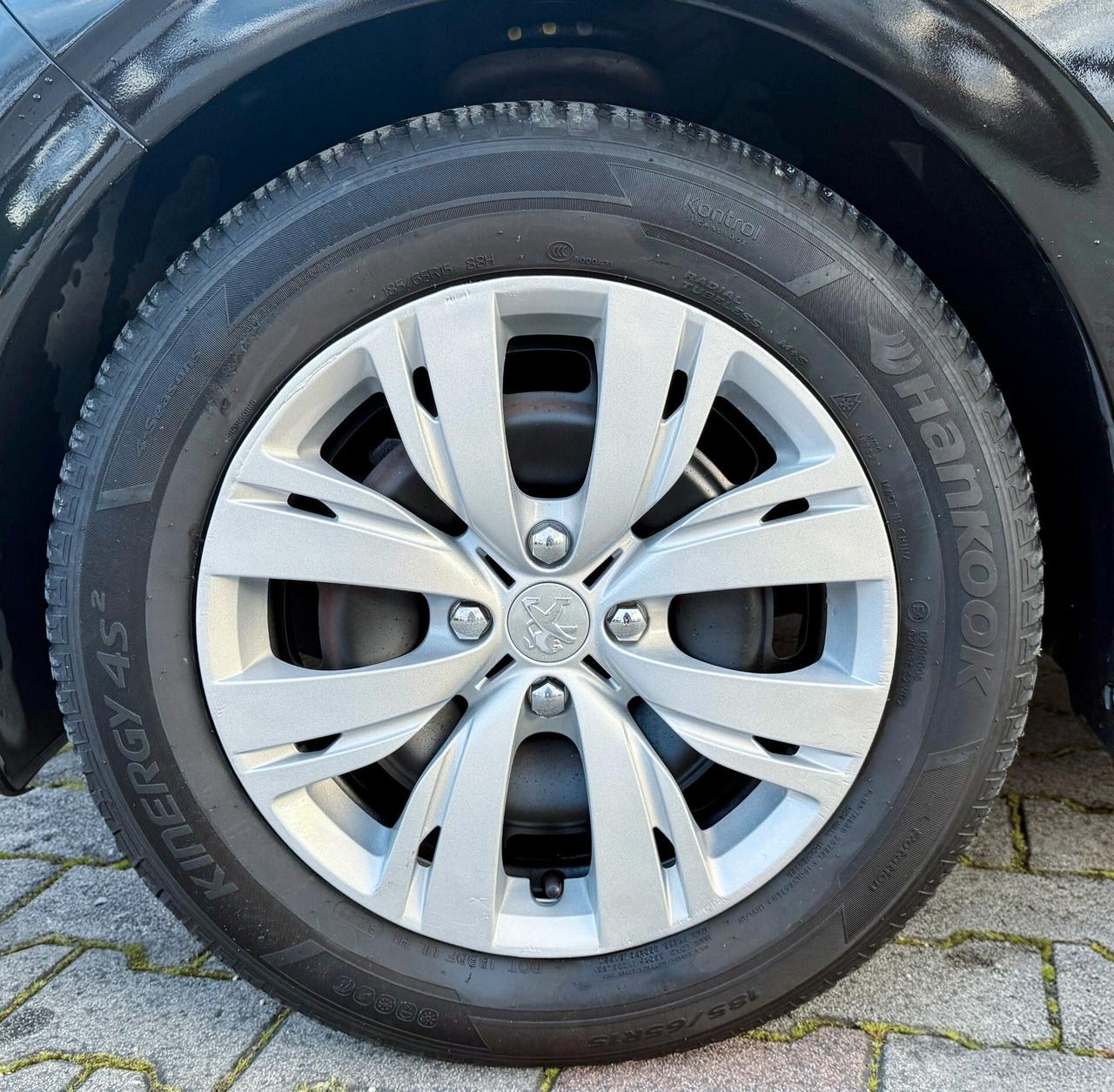 Peugeot 208 1.4 HDi 68 CV 3 porte Allure