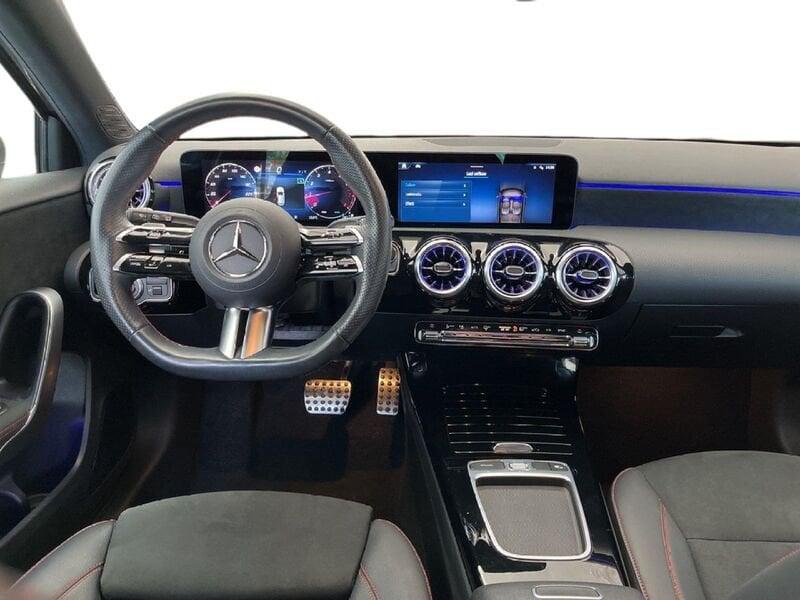 Mercedes-Benz Classe A - W177 2023 A 180 AMG Line Premium auto