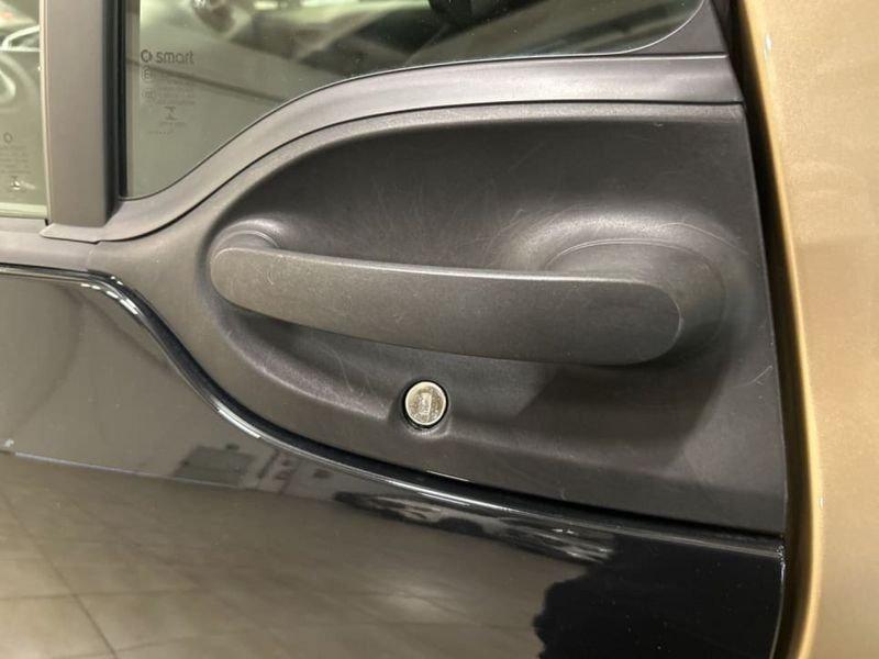 smart fortwo EQ PURE 22KW