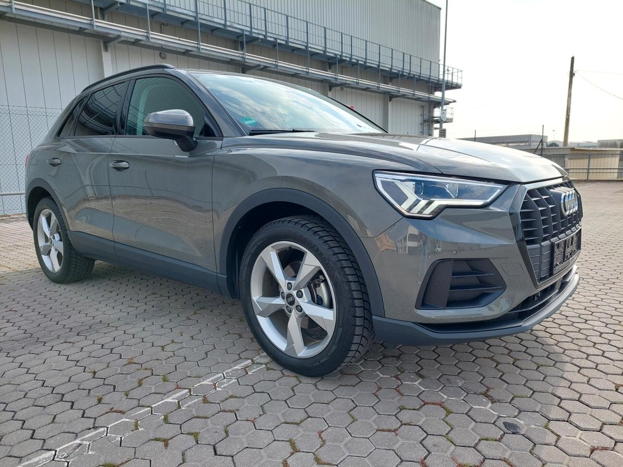 Audi Q3 35 TDI S tronic NAVIG/CERCHI19/LED/TELECAMERA