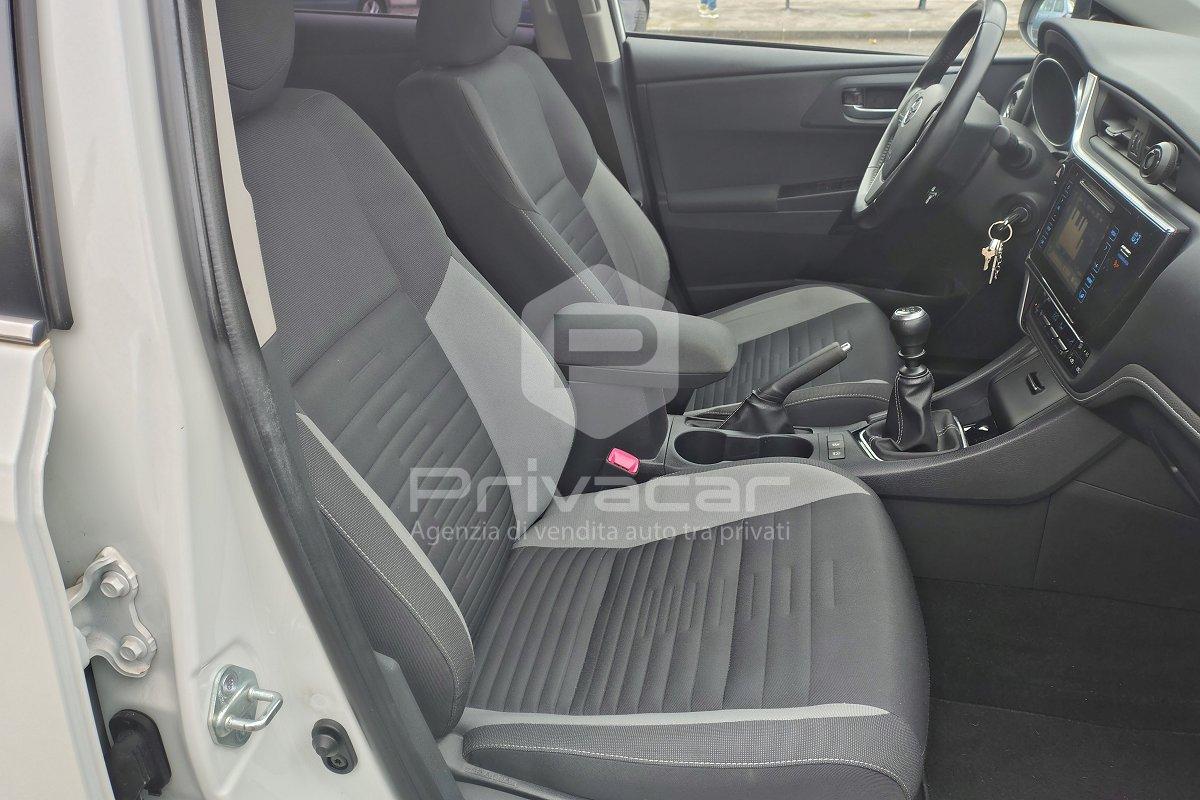 TOYOTA Auris 1.6 D-4D Lounge