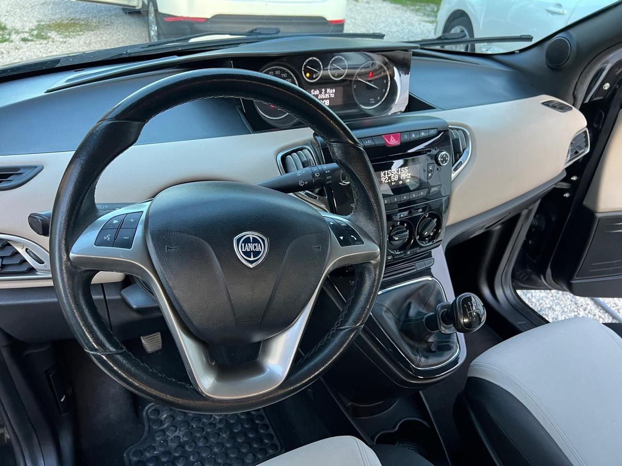 Lancia Ypsilon 0.9 TwinAir 85 CV 5 porte Metano Ecochic Elle