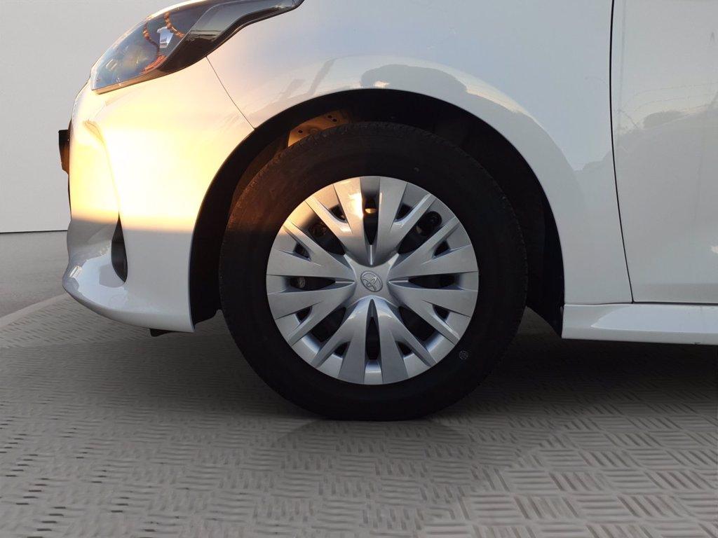 TOYOTA Yaris 1.5h active del 2023