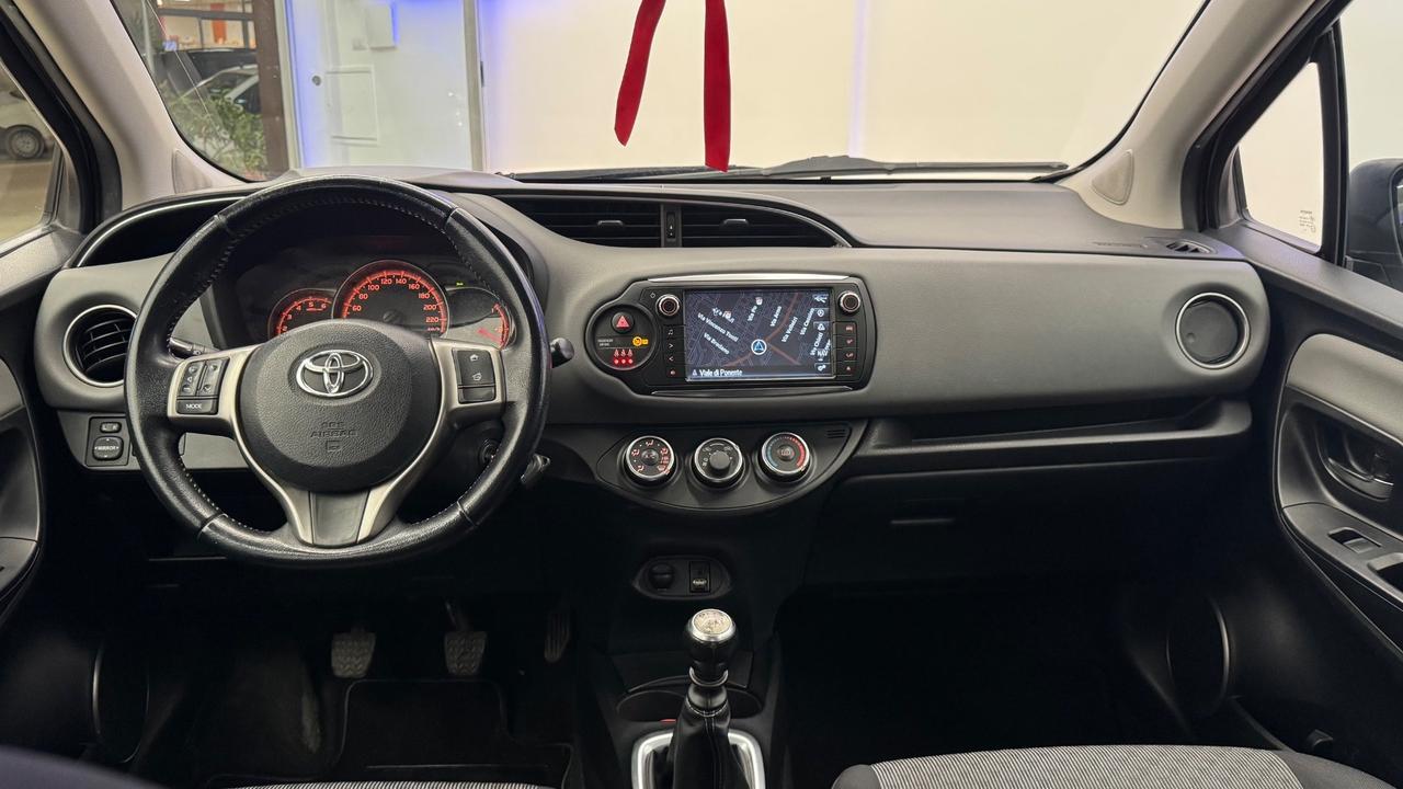 Toyota Yaris 1.4 D-4D 5 porte Lounge-2015