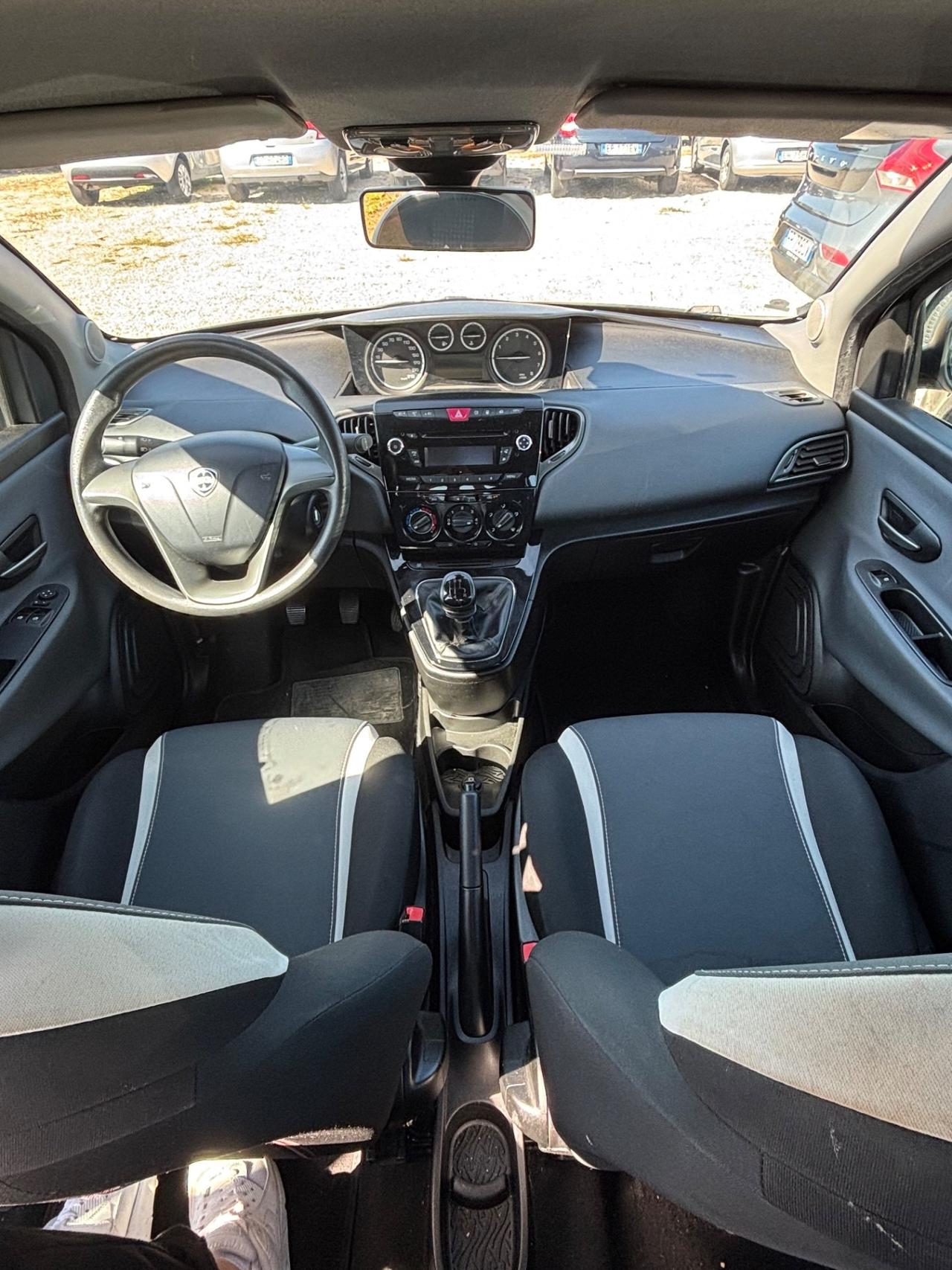 Lancia Ypsilon 0.9 TwinAir 85 CV 5 porte Metano Ecochic Gold