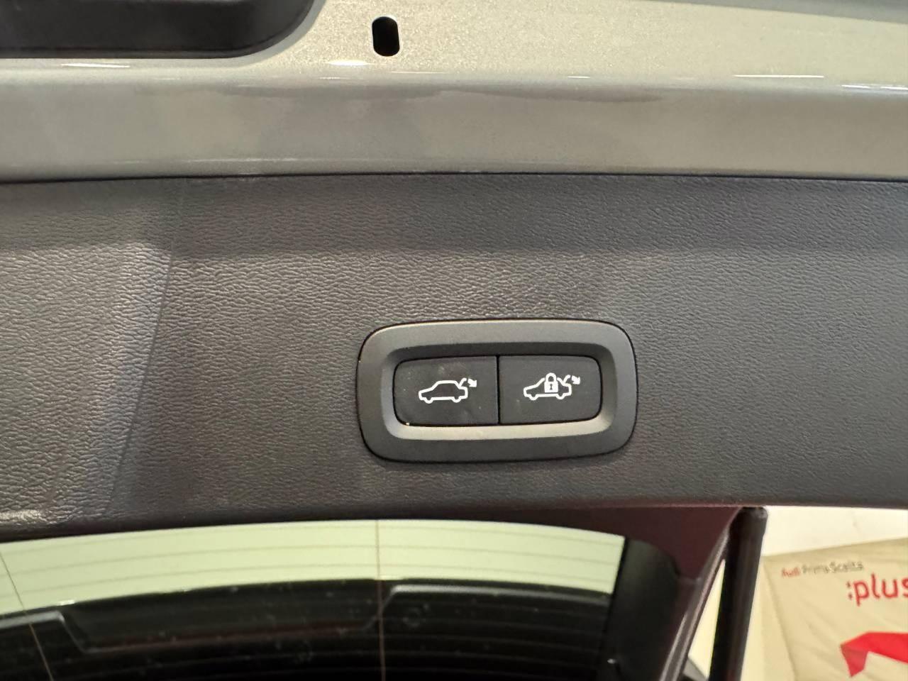 VOLVO XC40 T2 CORE AUTO
