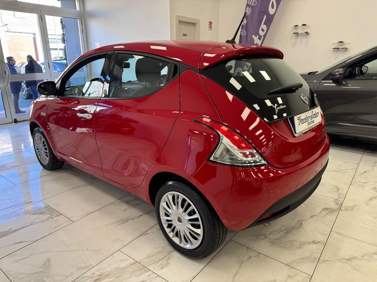 Lancia Ypsilon 1.0 FireFly 5 porte S&S Hybrid 70 cv