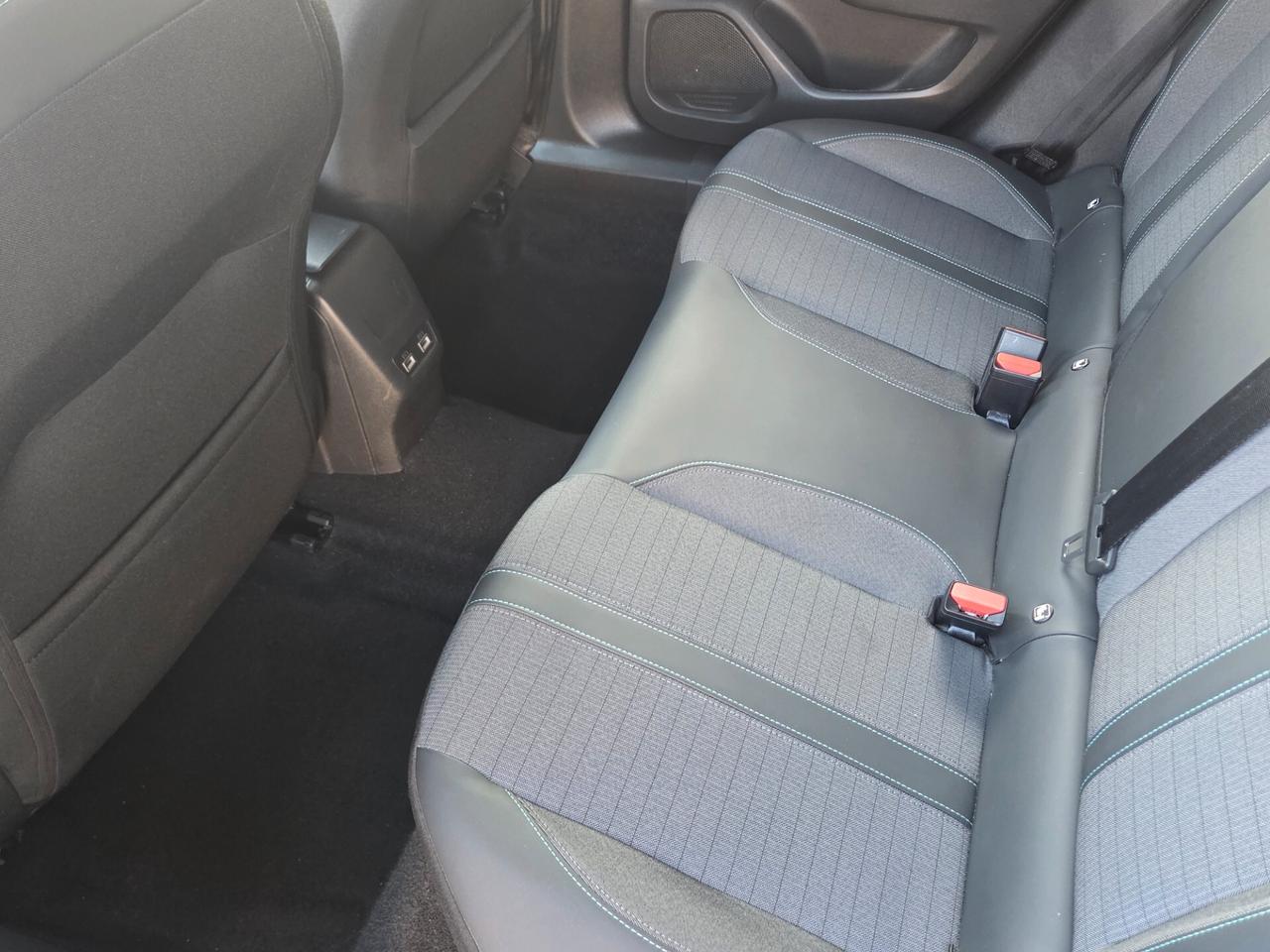 Peugeot 2008 PureTech 155 S&S EAT8 GT