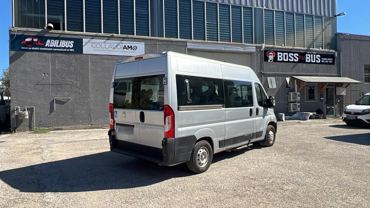 Minibus per disabili 9 posti usato Peugeot Boxer