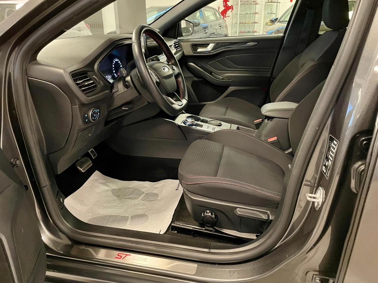 Ford Focus 1.5 EcoBlue 120cv A8 ST-Line