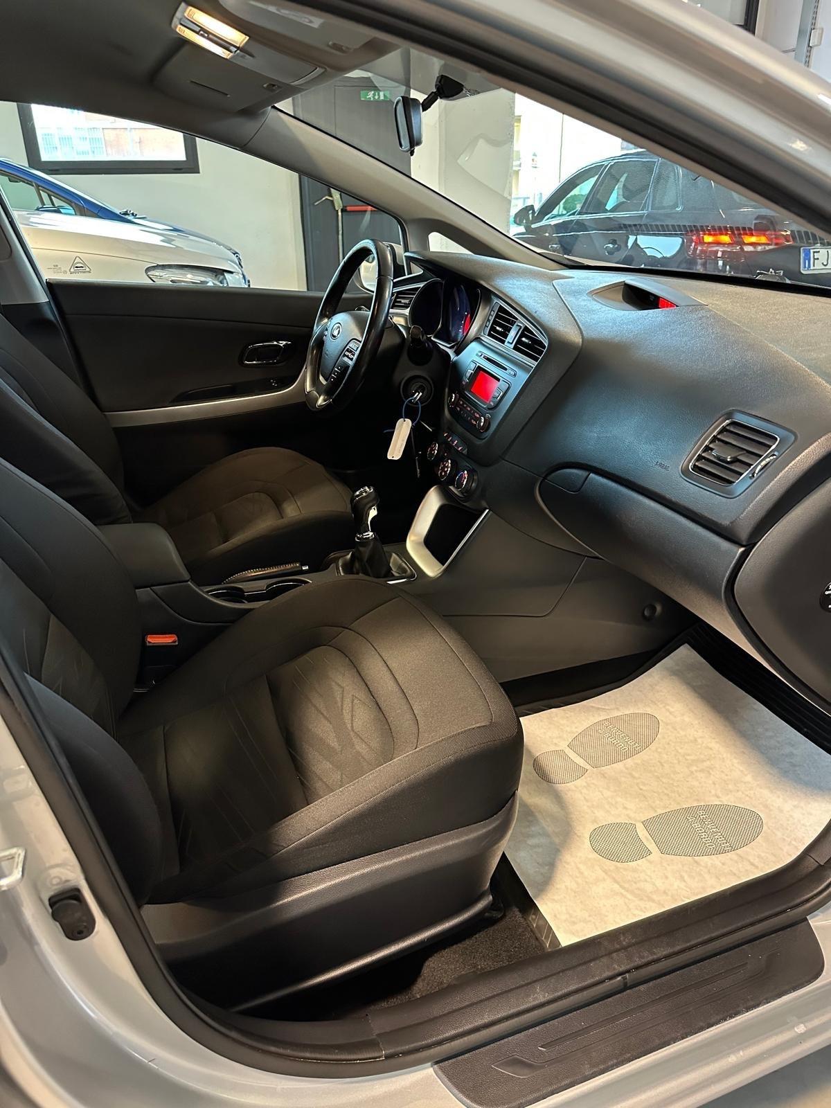 Kia Ceed cee'd 1.4 CRDi 5 porte Cool