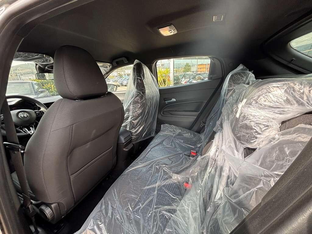 Alfa Romeo Junior 1.2 136 CV Hybrid 2026 KM 0 IVA ESPOSTA Tua a solo 249 Euro al mese