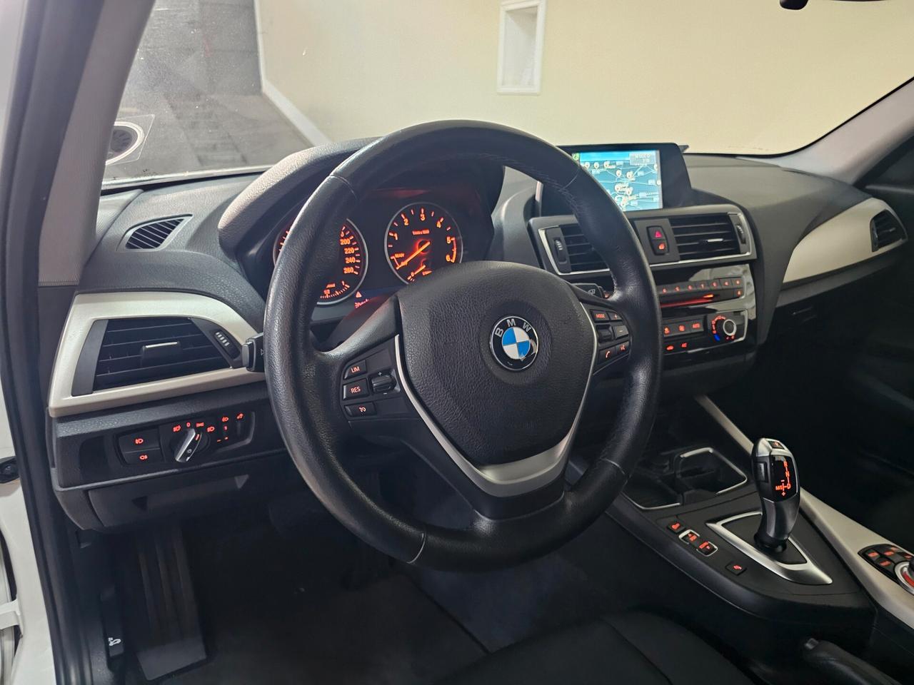 Bmw 116 116d 5p. Urban