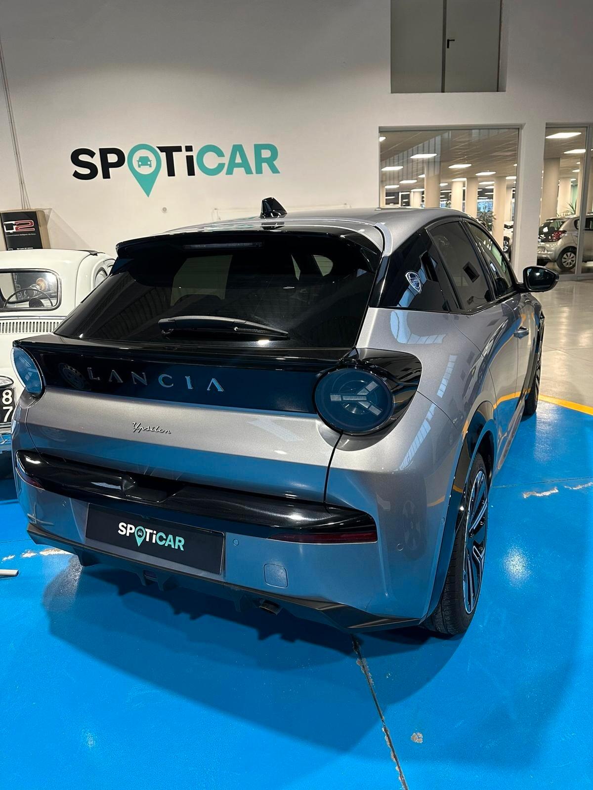 Lancia Ypsilon Hybrid e-DCT LX aziendale full