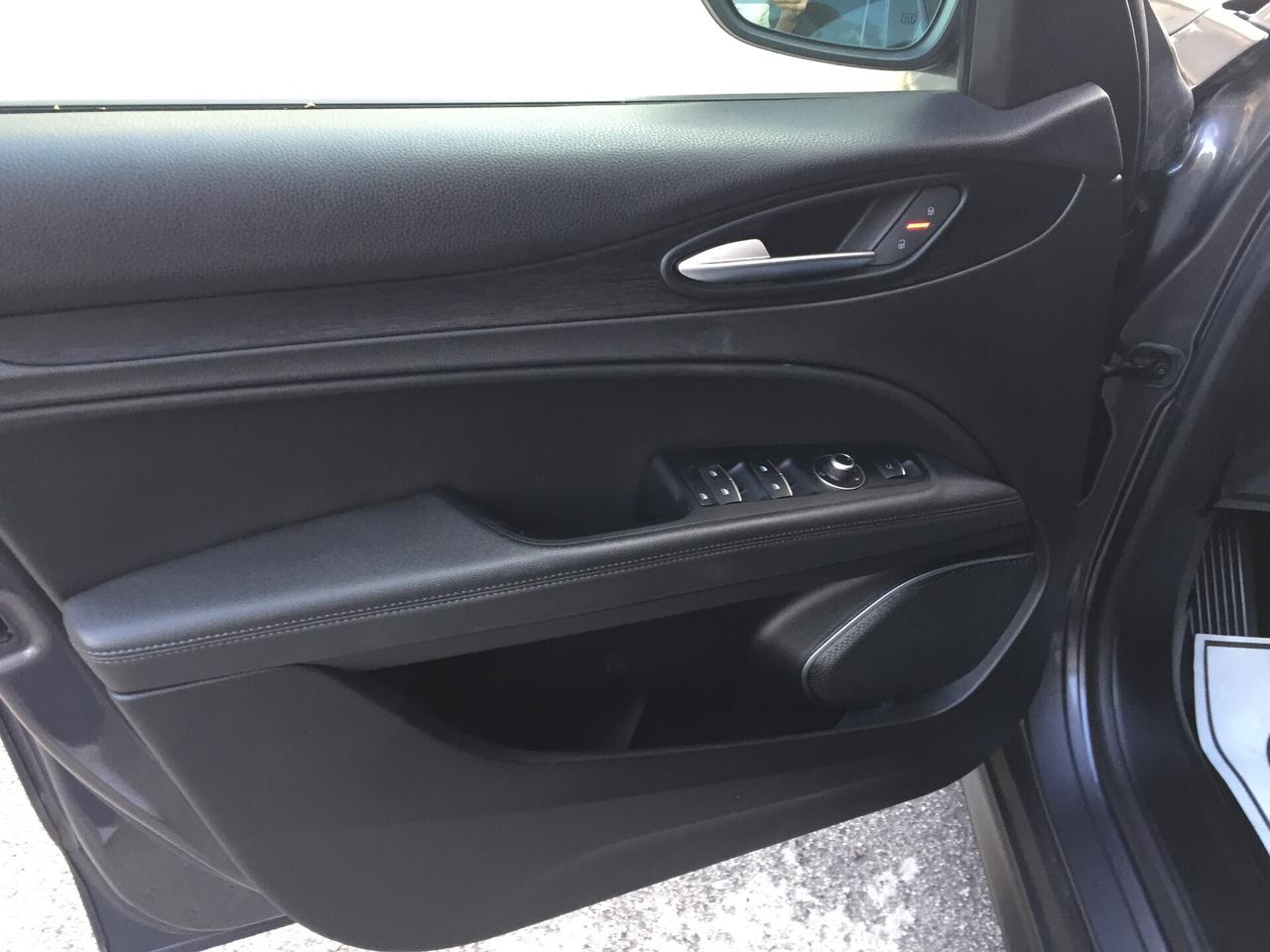 Alfa Romeo Stelvio 2.2 Turbodiesel 160 CV AT8 RWD Business