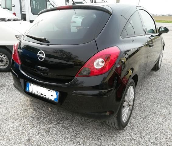 Opel Corsa 1.2 3P. Edition gpl