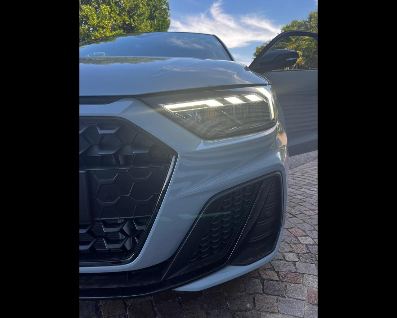 AUDI A1 SPORTBACK 35 TFSI S-TRONIC IDENTITY BLACK