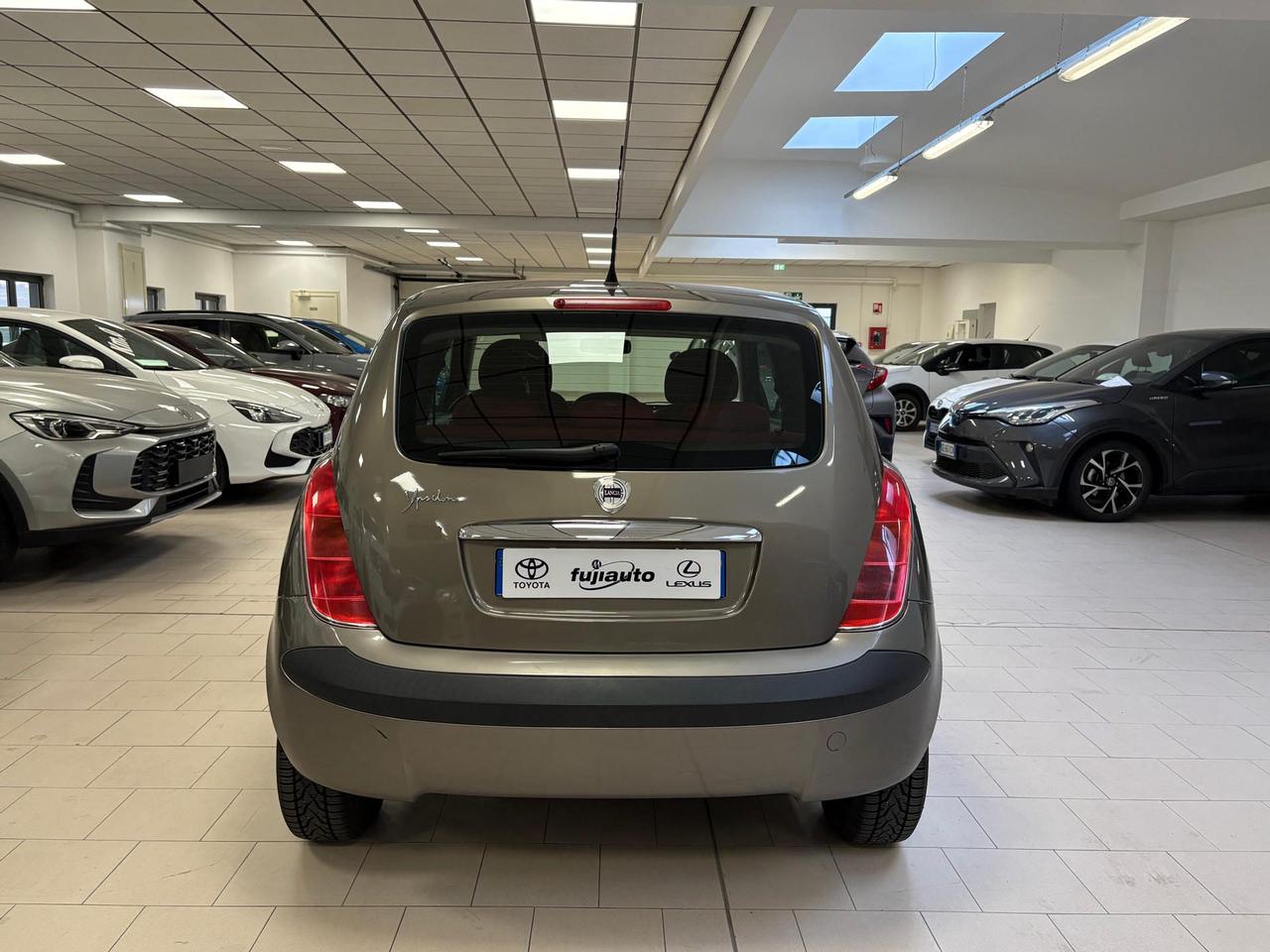 Lancia Ypsilon 1.2 16v Oro