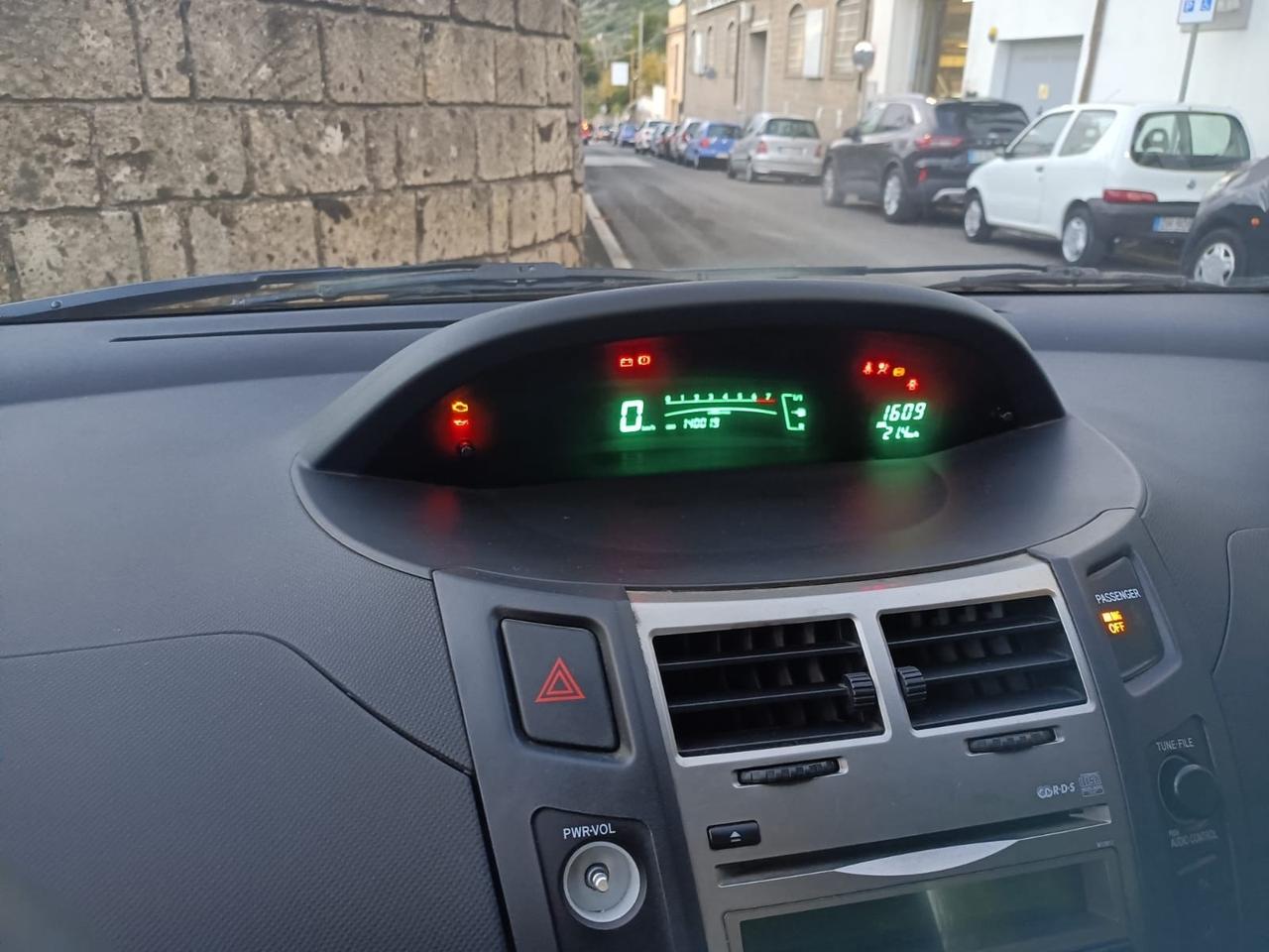 Toyota Yaris 1.0 5 porte