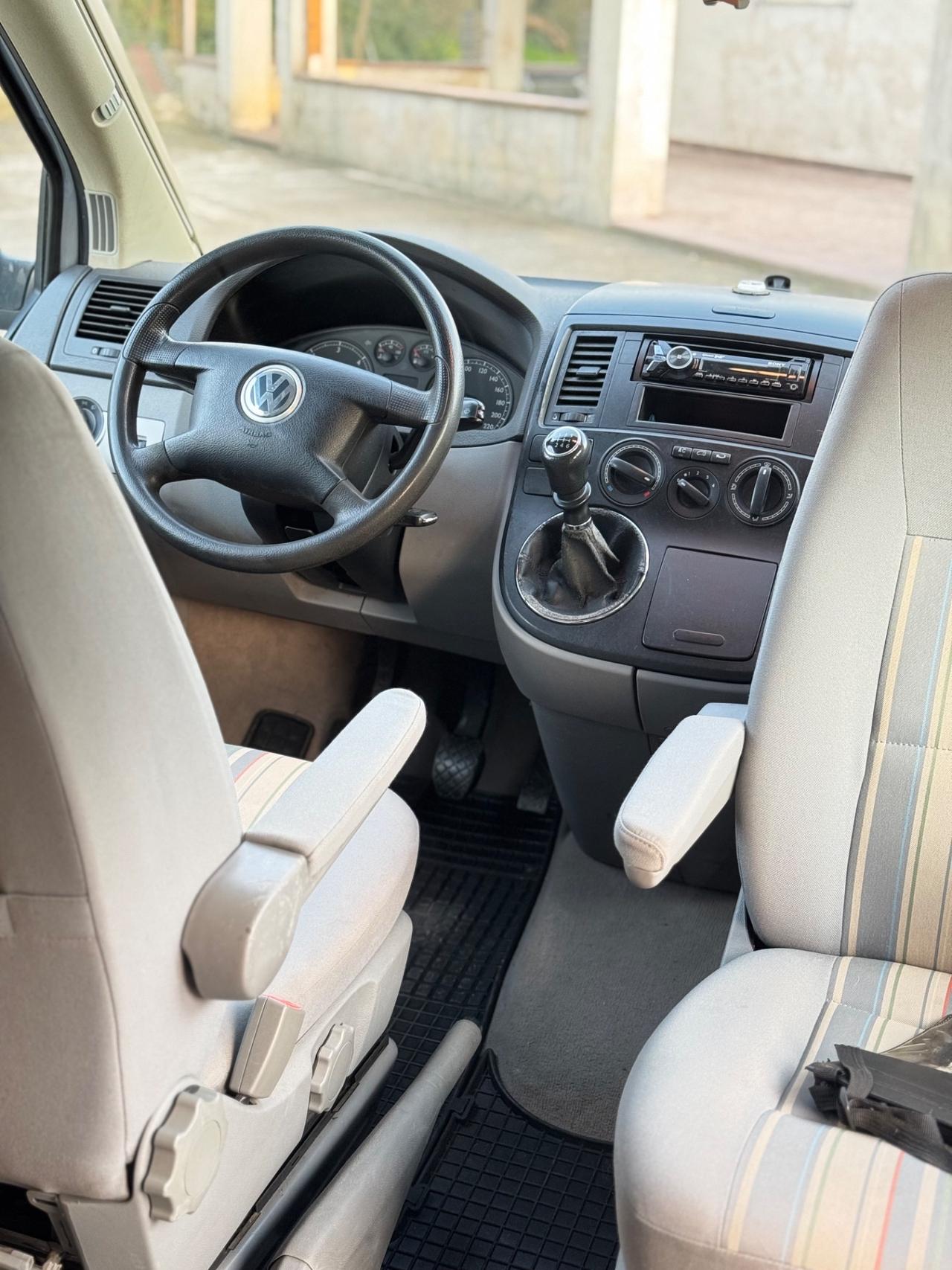 Volkswagen T5 california 2.5TDI 131cv