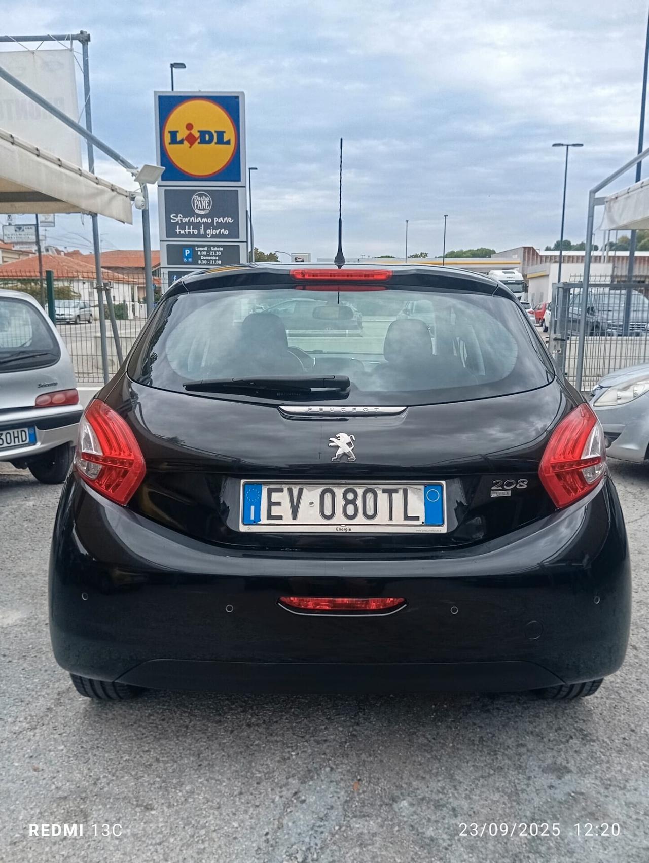 Peugeot 208 1.6 e-HDi 92 CV Stop&Start 5 porte Allure