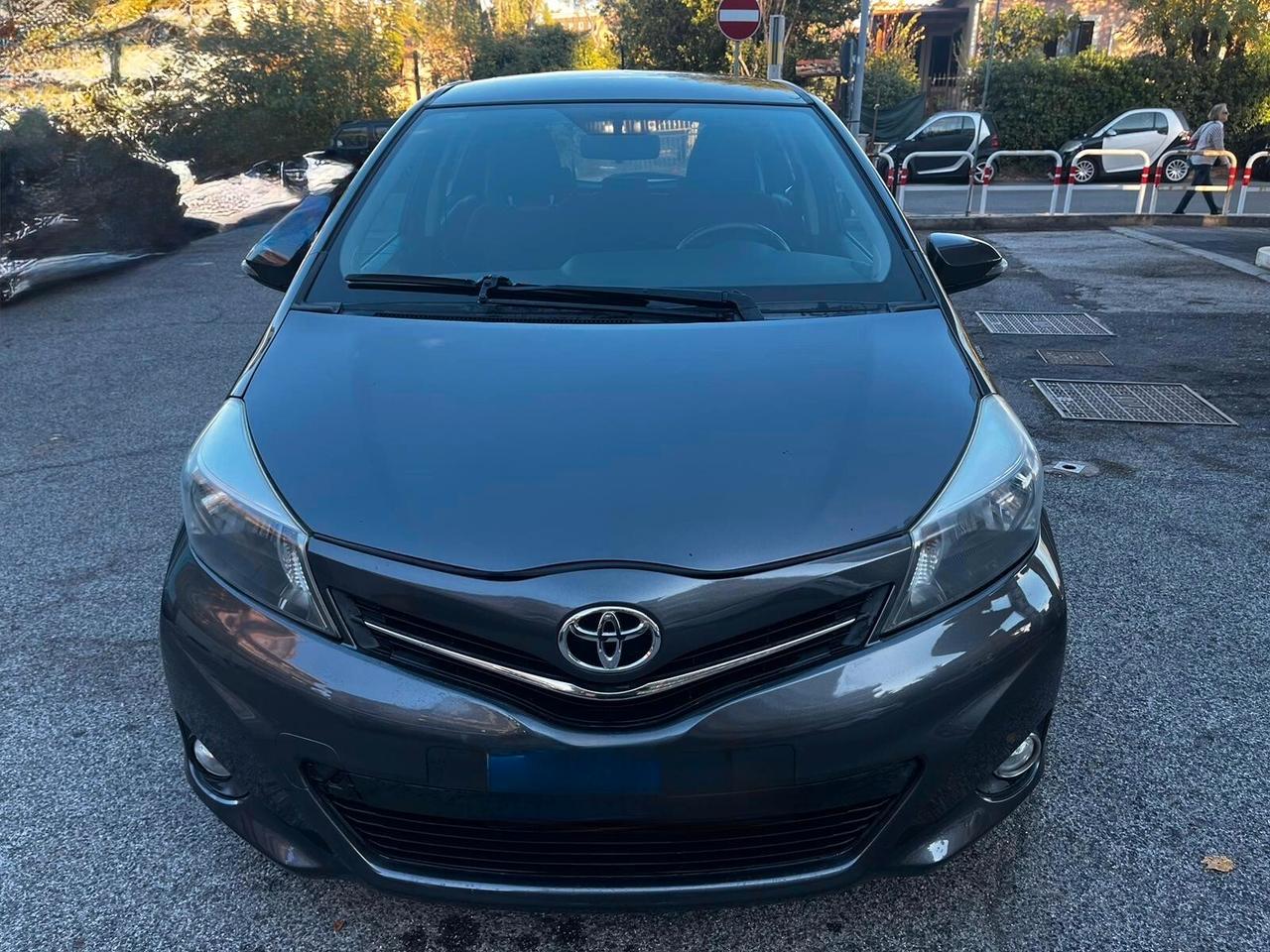 Toyota Yaris 1.0 Lounge x neopatentati