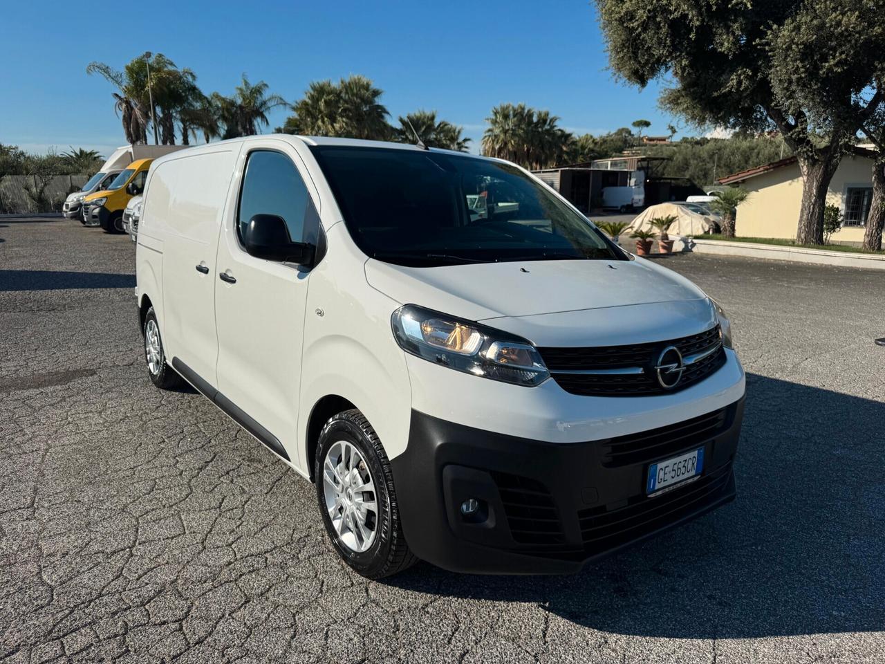 Vivaro 1.5 Diesel 120CV S&S PL-TN M Furgone Essentia