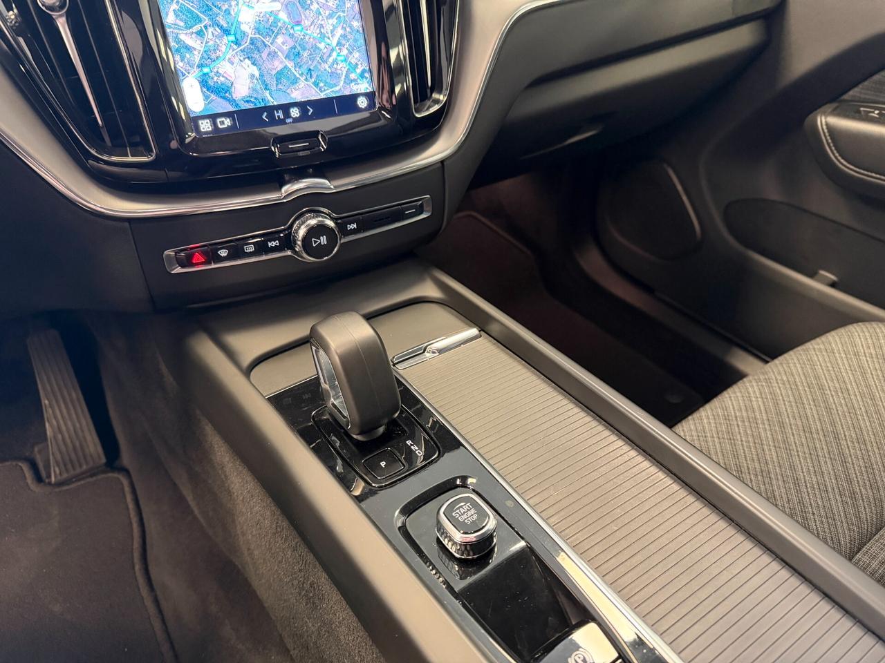 Volvo XC 60 XC60 B4 (d) automatico Essential