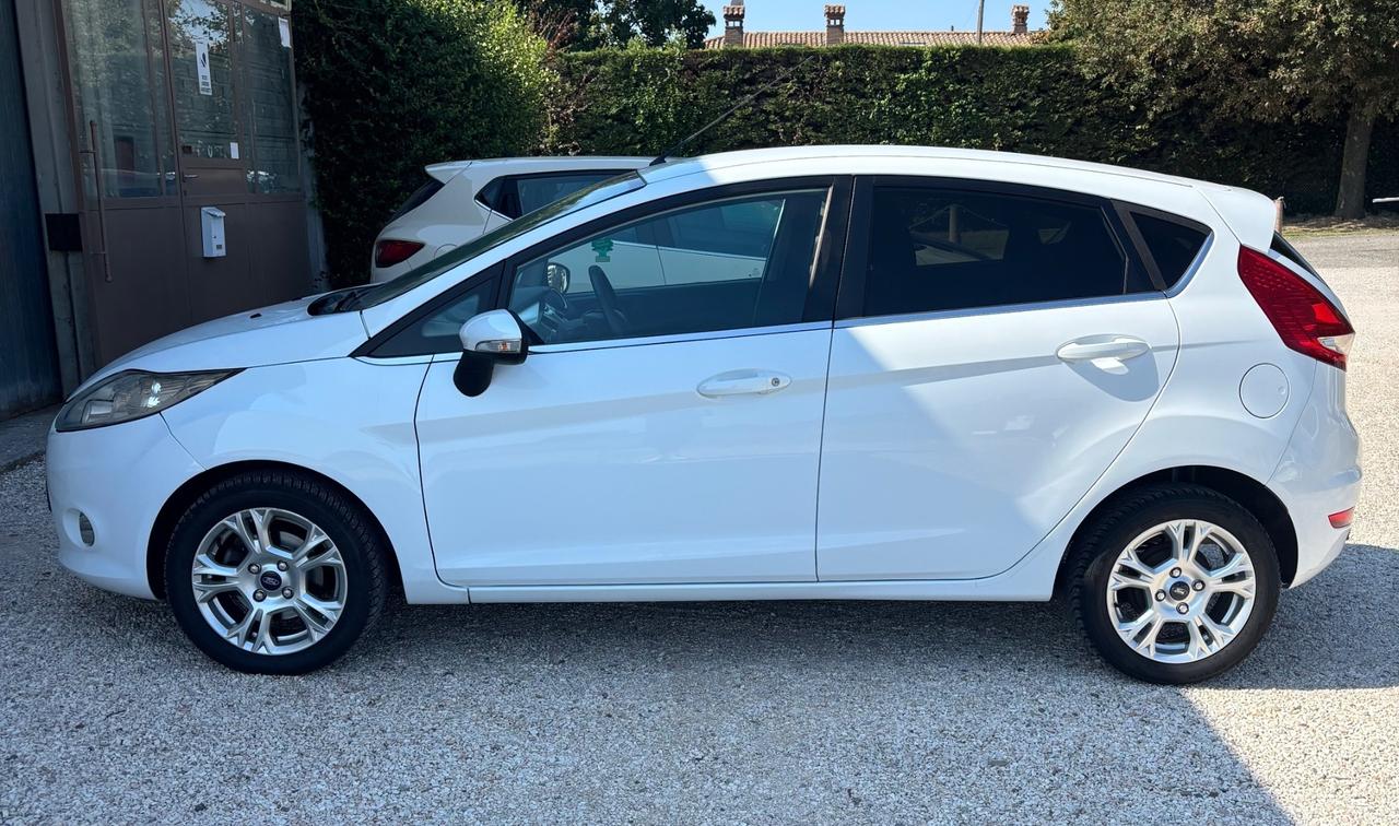 Ford Fiesta 1.4 5 porte Bz.- GPL Titanium