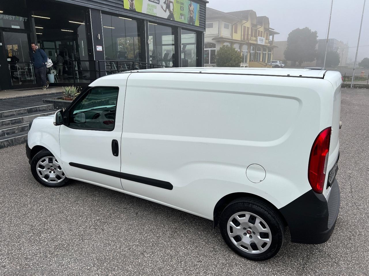 Doblò 1.6MJT 105 PL-TN Cargo Maxi Lam.SX